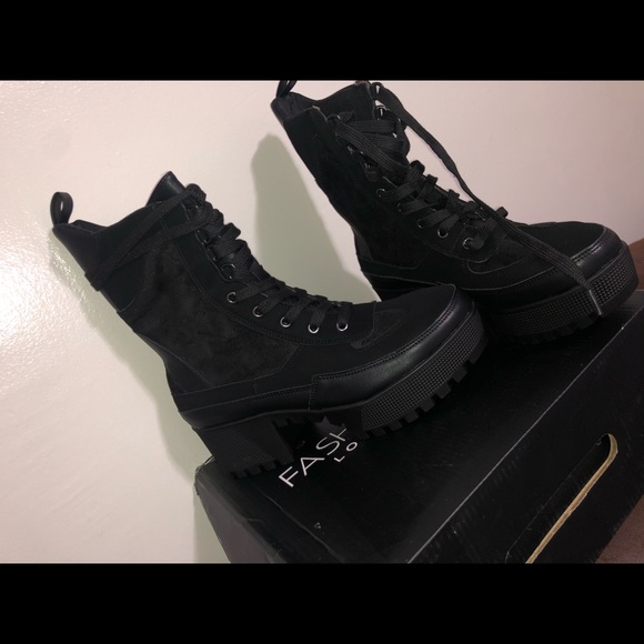 Fashion Nova Boots - Picture 2 of 4